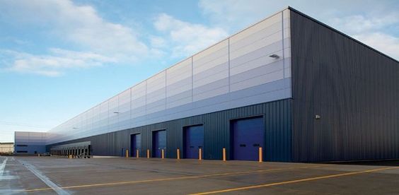 nave industrial con espacio para mineria de criptomonedas